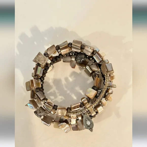 Vintage Mother of Pearl Natural Stone Multi strand stretch Bracelet - Picture 4 of 6